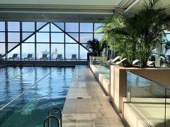 東京都民なので 都内でホテル宿泊 パークハイアット東京 部屋 プール編 新宿 東京 の旅行記 ブログ By Natsucottさん フォートラベル
