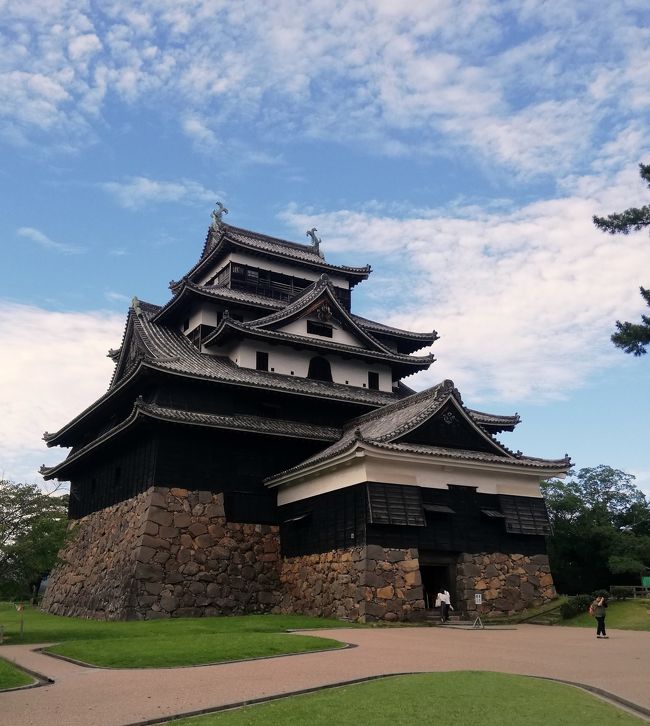 ２０２０／８／１３～１５　島根県にドライブに行った。<br /><br />宿泊は松江市と出雲市に２泊、ＧＯＴＯキャンペーンを利用した。<br /><br />1日目　松江<br />神魂(かもす)神社－八重垣神社－小泉八雲記念館ー松江城－カラコロ工房／広場<br /><br />2日目　出雲<br />3日目　石見