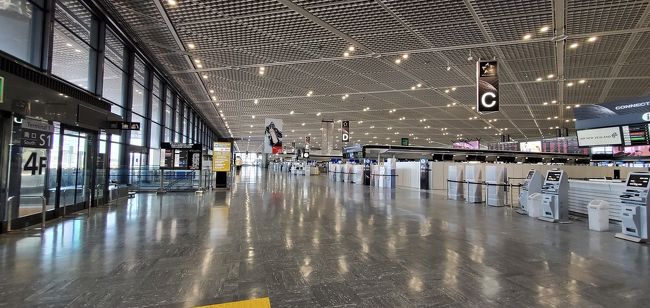 いつもの仕事人、ビジネスマンへの旅行TIPです。<br />このコロナ騒ぎのなかカナダのモントリオール、ホットスポットへ行くなどアホらしい行為ですが、お仕事上こう言うこともあります。そう言ったレポートあまりないようなので少しでもお伝え出来れば、です。<br />後日談、帰国時編も追記しました