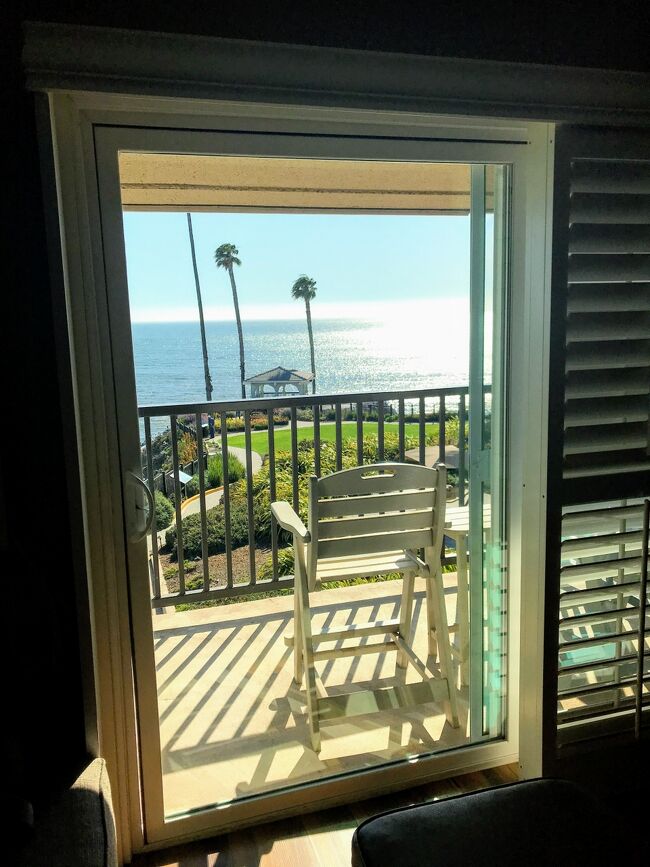 カリフォルニアの海岸沿いを通る国道1号線は、絶景ドライブウェイとしても有名。<br />青い海、シーフード、野球観戦など、BMWのオープンカーで爽やかに駆け抜ける休日となりました。<br /><br />---------------<br />総集編です。<br /><br />今回は写真をあまり撮っていなかったのですが、とても楽しい3日間でした。<br />カリフォルニアを南北にとおる101号線は見どころもたくさん多く、素晴らしいです。<br /><br />ピズモビーチは有名ではありませんが本当に爽やかで気持ちの良い場所でした。