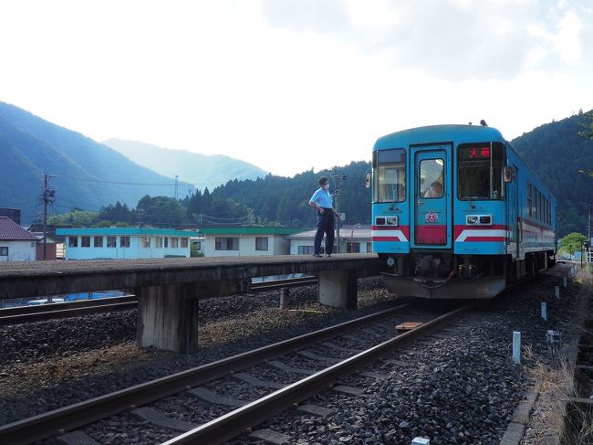 ついに樽見鉄道の終点駅、樽見までやってまいりました。ここまで来たら有名所の淡墨桜を見に行ってみましょう（真夏だけど）。真夏に１日動き回ったとは、温泉で汗を流して帰宅です。<br /><br />535冊目　2020/10/06投稿