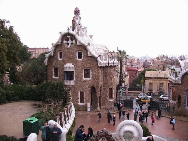 スペイン2006 正月家族旅行<br /><br />マドリードから始まりトレド、ラ・マンチャ、コルドバ、セビリア、ミハス、<br />グラナダ、バルセロナと巡りました。<br /><br />正月家族旅行シリーズ<br />2001年フランス モンサンミッショル・サンマロ・オンフール等<br />2002年ドイツ ハイデルベルク・ローデンブルク等<br />2003年イタリア バチカン・アルベルベッロ・ポンペイ等<br />2004年フランス ニース・モナコ・モズ等<br />2005年イギリス コッツウォールズ地方<br />2006年スペイン グラナダ・バルセロナ等<br />2007年オーストリア ウイーン・ザルツブルク等<br />2008年イタリア ミラノ・ヴェローナ・ベネチア・フィレンチェ・ピサ・ローマ・バチカン