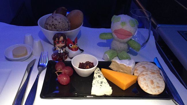 スペインバルセロナ旅行①ドーハ経由2016/1/25-2/2<br /> 成田→ドーハ→バルセロナ カタール航空<br />1/25 成田→ドーハ ラウンジ<br />1/26 ドーハ→バルセロナ<br />1/27 モンセラット 修道院 大聖堂 黒いマリア様<br /> 少年合唱団の歌声が聞ける 13:00 18:45 平日2回<br /> バルセロナvsビルバオ 国王杯<br /> メッシ ネイマール スワレス有名選手<br />1/28 グニル公園 ガウディ作 大トカゲシンボル<br /> サクラダファミリア<br />1/29 サクラダファミリア ピカソ美術館<br />1/30 バルセロナvsアトレアチコマドリード <br /> カンプノウ リーガエスパニョル<br />2/1 バルセロナ→マドリード エアーヨーロッパ航空<br /> レアル・マドリードvsエスパニョル<br /> エスタディオサンィアゴバルナベウ<br />2/2 マドリード →バルセロナ エアーヨーロッパ航空<br /> バルセロナ→ドーハ カタール航空<br />2/3 ドーハ→成田<br />