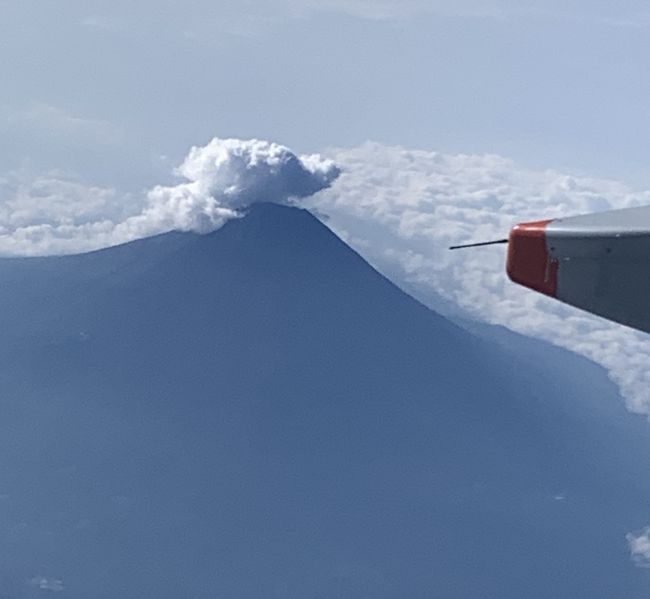 凡そ半年振りに成田空港から福岡へ。コロナの影響で成田のホテルがサ-ビスを縮小させているので成田空港難民になりました。以前は早朝チェックアウトの特別料金や早朝の空港シャトルがあったのですが。