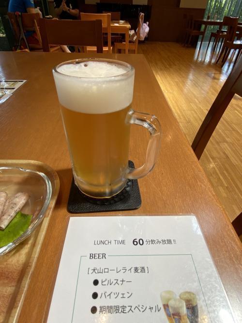 　パート１で街歩きしていよいよ本命の犬山地ビールレストランに初見参！！しかも食べ飲み放題なのですが、灼熱の中徒歩で駅から向かったらそこは地ビール天国でした。。。。