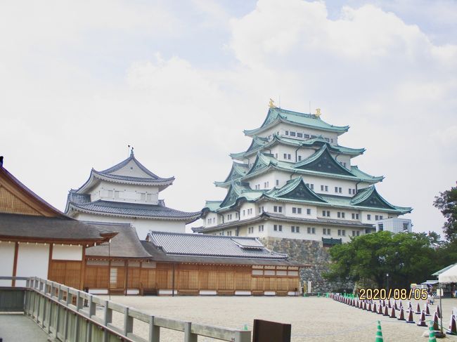 初日は小田原を早朝に出発し、熱海、静岡、浜松、豊橋と乗り換えながら、名古屋に到着。名古屋城、犬山城を観光した後、栄周辺を散策し、名古屋市内に宿泊。翌日彦根城を見学して、宇治へ移動。平等院鳳凰堂などを観光し、京都へ戻って宿泊。青春18切符を二日分２枚使用。