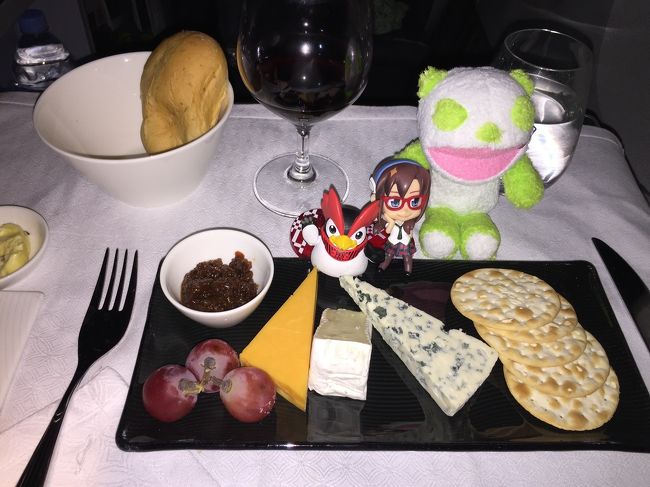 イタリア旅行①ミラノ ベネチア トリノ<br />2016/5/24-31<br />5/24 成田→ドーハ ラウンジ<br />5/25 ドーハ→ミラノ <br /> ヴェネチア トリノ切符購入<br />5/26 ミラノ中央駅 8:00-11:20 ヴェネチア<br /> 歩きで観光 船で観光 食事<br /> ヴェネチア 18:40-22:30 ミラノ 中央駅<br />5/27 ミラノ 中央駅10:10-10-50トリノ<br /> ユベントススタジアムツアー見学<br />5/28 ホテル→市場 チェリー チーズ<br /> トリノ11:10-13:30ミラノ 中央駅<br /> ミラノ 中央駅前でアトレチコマドリード の<br /> サポーターが集結 地下鉄で移動<br /> CL決勝 サンシーロスタジアムまで見学<br />5/29 ミラノ 観光<br />5/30 ミラノ 16:50-23:50 ドーハ<br />5/31 ドーハ02:40-18:40 成田