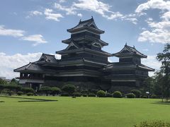 現存12天守の中で姫路城に次ぐ規模の国宝松本城を訪れる