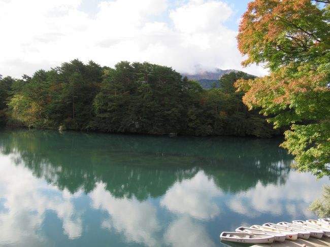 　ツアー２日目は五色沼の一つ毘沙門沼に行きました。<br />その後は浄土平に行きました。<br /><br />　２０１７年の１０月２６日に東北紅葉ツアーでこちらにも着ています。<br />それで２度目となると写真の枚数が少ないです。<br />それと紅葉にはまだ早かったのも足ますが・・・。<br />