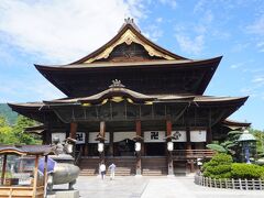 信州長野と草津温泉の旅（二日目）～善光寺の参道をぶらついて戸隠へ。戸隠そばに戸隠神社奥社の杉並木、戸隠の忍者からくり屋敷も意外な楽しさです～