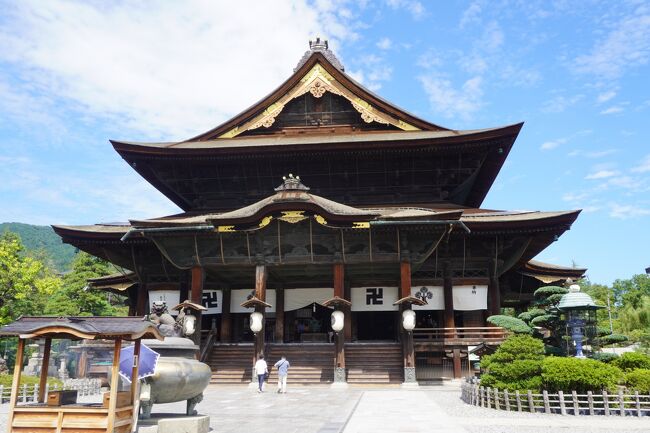 信州長野と草津温泉の旅 二日目 善光寺の参道をぶらついて戸隠へ 戸隠そばに戸隠神社奥社の杉並木 戸隠の忍者からくり屋敷も意外な楽しさです 長野市 長野県 の旅行記 ブログ By たびたびさん フォートラベル 信州長野と草津温泉の旅 二日目 善光寺の参道をぶらついて戸隠へ 戸隠そばに戸隠神社奥社の杉並木 戸隠の忍者からくり屋敷も意外な楽しさです 長野市 長野県 の旅行記 ブログ By たびたびさん フォートラベル