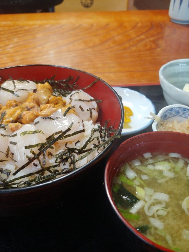 臨時 大人の休日倶楽部パスの時期です<br />前回 コロナで中止になったから<br />この季節のいい時期に やるのかなぁ<br />Go To もやってるし 行くしかないでしょ<br />でも いつもの首都圏は何となく、、、<br />ってんで 行きましょう青森県<br />今回は 夫が色々手配してます<br />私は 乗っかるだけにします<br />ちょっと 色々心配ですが<br />何とか なるよねー<br /><br />今日は三日目 お天気は残念雨模様です<br />さって どこに行こうかな