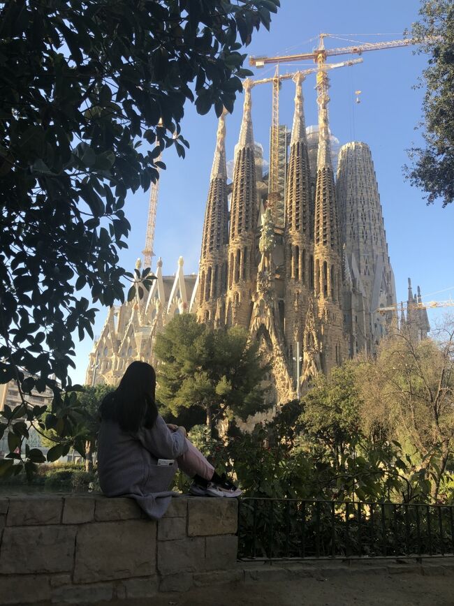 バルセロナと言えば、世界遺産サグラダファミリアを始めとしたいくつものガウディ建築が有名です！<br />ガウディ建築を巡りながら今回も美味しいスパニッシュをたくさん頂きます♪