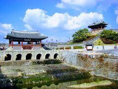 紅葉シーズン♪雪岳山と世界遺産★全部行く～韓国周遊の旅　⑤　（城壁に囲まれた歴史の街。Kリーグ観戦も）