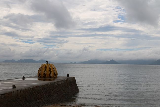 夏休みの旅行として倉敷と直島でアート三昧の旅をしました。<br /><br />今回の旅行記は、3日目:ベネッセハウス・オーバルをチェックアウトし直島散策~ベネッセハウス・ミュージアムに滞在の記録です。