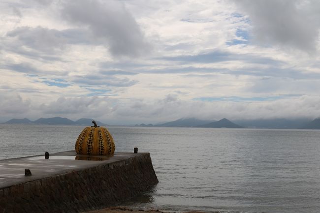 夏休みの旅行として倉敷と直島でアート三昧の旅をしました。<br /><br />今回の旅行記は、3日目：ベネッセハウス・オーバルをチェックアウトし直島散策～ベネッセハウス・ミュージアムに滞在の記録です。