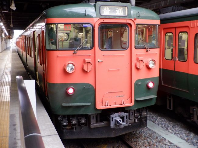 長野に到着した後はネットカフェに泊まり、しなの鉄道の１１５系に乗りました。