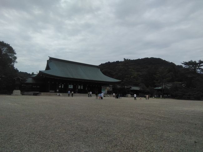 泊まりがけの用事が奈良で出来て、せっかくの機会なので橿原神宮と今井町、近鉄で奈良まで行って来ました。<br />久しぶりに奈良の橿原神宮の絵馬を見て、大仏様に会って来ました。<br />今回は大阪奈良京都の近鉄電車が1日乗り放題の「近鉄1dayおでかけきっぷ」1000円を使ってみました。<br />少しだけの非日常を満喫しました。