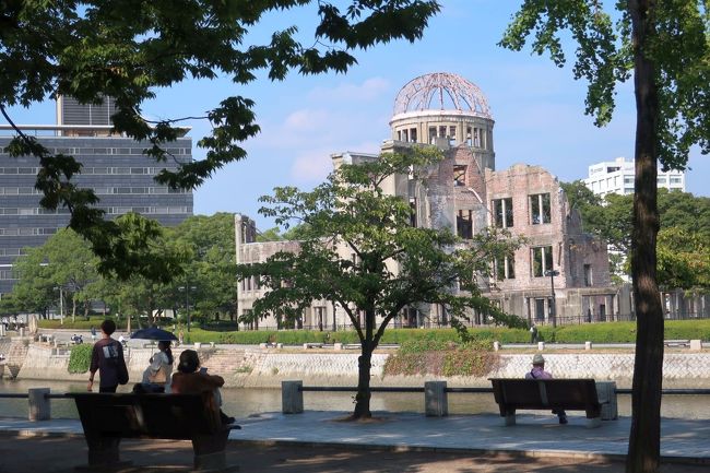 毎年恒例の夏旅。<br />でも今年ははコロナの影響で海外なんて無理。<br />1週間の休暇をどう過ごすか悩んだ結果、山陰・山陽地方をのんびり回ってみることにしました。<br /><br />山陰・山陽を巡る夏旅<br />#01 ～羽田から岡山へ～<br />#02 ～智頭急行線 途中下車 平福駅～<br />#03 ～智頭急行線 途中下車 宮本武蔵駅～<br />#04 ～智頭急行線 途中下車 恋山形駅～<br />#05 ～鳥取市 鳥取砂丘で空撮～<br />#06 ～倉吉市 なしっこ館と白壁土蔵群～<br />#07 ～北栄町 コナンの町～<br />#08 ～米子市から鬼太郎の町へ～<br />#09 ～境港市 市場でカニとエビを食べまくり～<br />#10 ～出雲市 出雲大社と島根ワイナリー～<br />#11 ～出雲市 観光業応援クーポン券で食べまくり～<br />#12 ～広島市 到着初日の街歩き～<br />#13 ～宮島 厳島神社を参拝～<br />#14 ～岩国市 錦帯橋と岩国寿司～<br />#15 ～広島市 原爆遺産を巡って～<br />#16 ～最終日 広島から羽田へ～<br /><br /><br />※航空券や宿の情報はこちら<br />　https://4travel.jp/travelogue/11646030