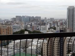 東京マリオットホテル：ハワイ・シェアポイントでアップグレード部屋だが狭い。２６階専用ラウンジは激混。
