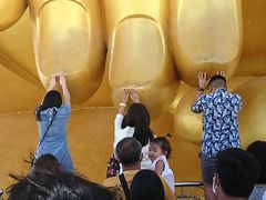 アントンのワットムアン(タイで一番大きな仏像)を見学