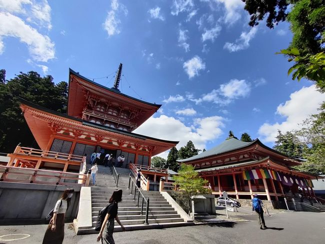 9月のシルバーウイークに滋賀県にある比叡山延暦寺と彦根城、ラコリーナ近江八幡を巡って来ました。この旅行記はその比叡山延暦寺編となります。<br />ホテルは滋賀県内で良いところが無く交通の便を考えて京都駅前のイビススタイルズ京都ステーションに2泊しました。最終の1泊は二条城の見学もあり近くのANAクラウンプラザホテル京都に移動しました。<br />旅行期間は天候にも恵まれ気持ちよく各地を巡ることが出来ました。<br /><br />9月20日～22日　イビススタイルズ京都ステーション<br />9月22日～23日　ANAクラウンプラザホテル京都