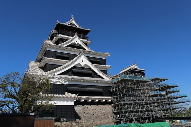 ４年ぶりのバイクひとり旅。<br /><br />本日は熊本城－佐賀城－名護屋城と城めぐりをしました。<br />というのも、熊本城で御城印なるものがあるとの情報を得て<br />それならばと城を巡って御城印をもらって回ろうと。<br /><br />そんなんあるの知ってたら綾城でももらったのにー。<br />ちょっと今後、御城印集めが旅の副産物になりそう。