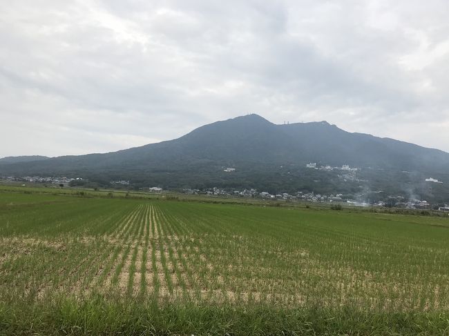 つくばエクスプレスを利用して都内から気軽に行ける登山スポットとして近年訪れる人が増えている「筑波山」。日本百名山の1つ。<br />百名山でも意外にも標高は高くなく、男体山（標高871m）と女体山（877m）の2つの峰からなる双耳山。<br />以前私も登ったけれど、特別な装備はいらず気軽に登山が楽しめる事が人気の理由。<br /><br />今回は登山ではないのですが、筑波山の麓の町「北条」の観光と北条から筑波山登山の入り口・筑波神社まで続く　日本の道100選に選ばれたという「つくば道」をドライブしてきました♪<br />噂では、かなりの急勾配の坂道との事。<br />アトラクション的な感覚で坂道を体験しに行ってきました。<br /><br /><br /><br />