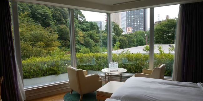 9月に入って、姉が都内のホテル、ザ・プリンス パークタワー東京のいいお部屋が取れたよって。<br />朝食は付いてないんだけど、スイートルームだよって。<br />都内なら、大丈夫だよね。<br />スィートルームなんてこんな時じゃないと泊まれない。<br />だからラッキーかも。<br /><br />東京タワーのすぐ近くだから、登ってみたい。<br />そうね。<br />エレベーターだと密になるから、<br />外階段で登ってみましょう。<br />うわー、でもそれも楽しいかもね。<br /><br />10月から東京もGOTOキャンペーンに参加できるみたい。<br />9月末にJTBに支払いに行くと、割引に。<br />割引率はよくわからなかったけど、<br />クーポン券が6000円付いてきて。<br />なんだかとっても楽しくなってきました。<br />なら、ワクワクしながら行ってみましょう。<br />どんなステイになるかしら。<br /><br /><br />