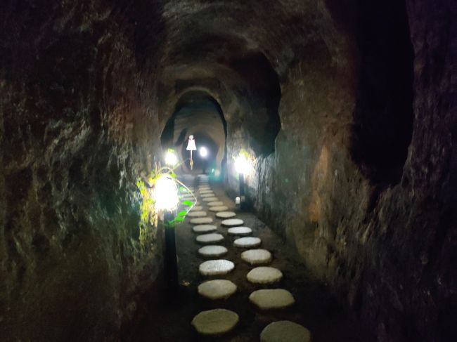 先日·····「gotoトラベルキャンペーン」で京都に旅したオキャマ·····<br /><br /><br />メチャンコお得に旅が出来たんで、今回もお気軽に旅してきましたよん♪<br /><br />もちろん感染予防には念を入れて·····人の少ない所を狙って·····( ^_^ ;)<br /><br /><br />今回は平日の3日間をお休みに出来たんで、愛車の「ブラックベア号」に乗ってドライヴ旅ですぅ(*^^*)<br /><br /><br /><br />1人ドライヴなんであんまり遠くには行けないから·····丁度良い近場の「伊東温泉」にしてみましたぁ⭐<br /><br /><br />毎度毎度のノンビリしたオキャマ旅ですぅ( ^_^ ;)<br /><br /><br /><br />①「2020年9月go toキャンペーンで伊東温泉へ 海が一望の露天風呂で大満足♪byオキャマ一人旅♪」<br />https://4travel.jp/travelogue/11648336<br /><br />②「2020年9月go toキャンペーンで伊東温泉へ お風呂好きにはたまらない温泉旅館♪byオキャマ一人旅♪」<br />https://4travel.jp/travelogue/11649367<br /><br />③「2020年9月go toキャンペーンで伊東温泉へ 濃霧の箱根から御殿場へ by オキャマ一人旅♪」⬅こちらですぅ♪<br /><br /> <br />