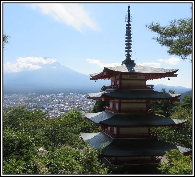 ６月に笛吹市が出したクーポンを使って宿泊期限ギリギリの９月末に<br />温泉旅館を予約しました。<br />おかげで（GOTOは適用外ですが）安価に行く事が出来ました。<br /><br />GOTOトラベルも始まって新しい旅行スタイルにも慣れてきました。<br />あの頃 思っていた状況まではいかないものの、少しづつ旅行に<br />行きやすくなった様な気はします。<br /><br />