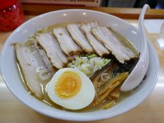 万龍軒に行ったら、ラーメンとチャーシュー麺を間違えられました