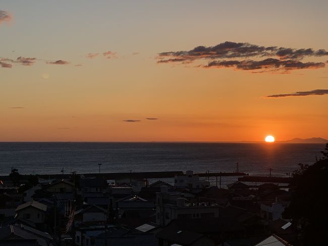 GOTOトラベルを利用して、久々の旅行です。<br />宿泊先は、露天風呂付客室&部屋食を条件に検索して選びました。<br /><br />一日目は、修善寺を少し観光して旅館にチェックインしました。<br />