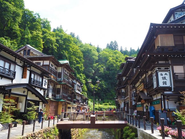 甥っ子が東北で1人暮らしを始めたので、姉と自分が寝るアイテムをそれぞれアパートに持ち込み(私は車中泊用のマッドと枕など)、宮城と山形をドライブ旅してきました。<br /><br />2日目は甥っ子も行きたいと言った銀山温泉、夜のライトアップされた雰囲気の良い銀山温泉が良かったようですが、時間もないので、昼間の雰囲気だけ。<br />あとは酒田まで行って、山居倉庫(さんきょそうこ)を少しだけ見て帰ってきました。<br /><br />時間の都合で2か所だけの観光でしたが、良ければご覧ください