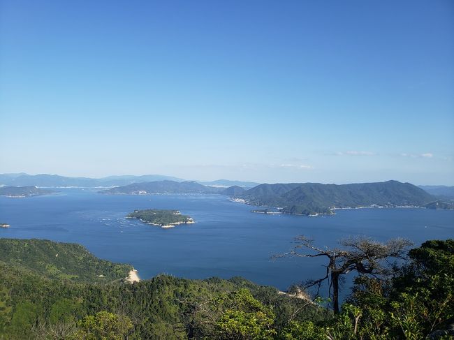 広島に移り住んで、一番行きたかった宮島に行きました。<br />せっかくならばのんびりと。<br />広電に揺られて~。