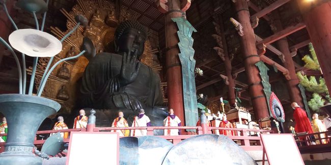 奈良ホテルをチェックアウトし、歩いて、東大寺まで行きました。わかりやすい標識で迷わず行けました。東大寺に入ると、なにやら行列がありました。孝謙天皇千二百五十年　御遠忌法要厳修の行列でした。大仏殿でとり行われました。どらを鳴らして、礼拝するとき、私たち観光客も礼拝しました。大仏殿の後は、東大寺ミュージアムに行きました。バスで近鉄奈良駅に行きました。なんばで通勤定期を使用し、江坂に途中下車し、足裏も含めマッサージしてもらい、今回の旅を終えました。<br /><br /><br /><br />