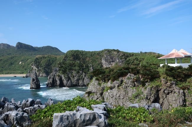 Go to travelを利用して沖縄へ行ってまいりました<br />今回は久しぶりに名鉄観光の特典付きツアーを利用<br />本島有名9施設の入場券付き+美ら海水族館入場券付き+レンタカー+ゲーム1回+沖縄そばの昼食1回+お菓子御殿でのお菓子・お茶のサービス等至れり尽くせりのプラン<br />宿泊ホテルは国頭村にあるオクマプライベートリゾートホテル メインコテージ2泊 朝食付き<br />航空機はJTA セントレア7時台発 帰りは沖縄16時発と3日間たっぷり遊べる時間を選びました<br />全て総額 2名で7万2千円(Go to travel割引後)と信じられない価格でした<br />これから沖縄旅行を検討している方の参考になればうれしく思います