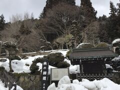 冬の山形　雪の山寺と温泉とグルメ
