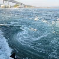 大塚国際美術館の魅力に驚き、鳴門の渦潮の迫力に魅せられ、かずら橋のスリルを味わう旅で心が元気になった！