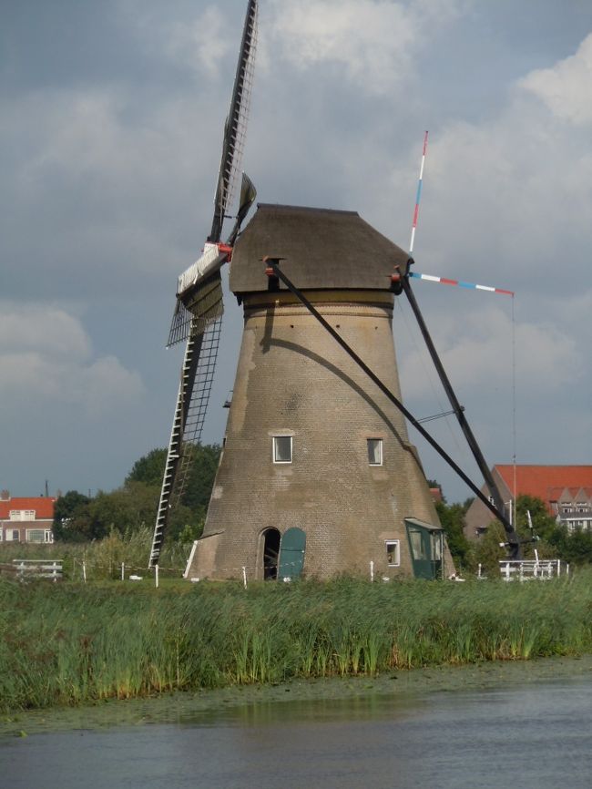 オランダ行くのならやはり風車は見ておきたい。それならば当然世界遺産になってる所を見たいと思い、キンデルダイクに行きました。