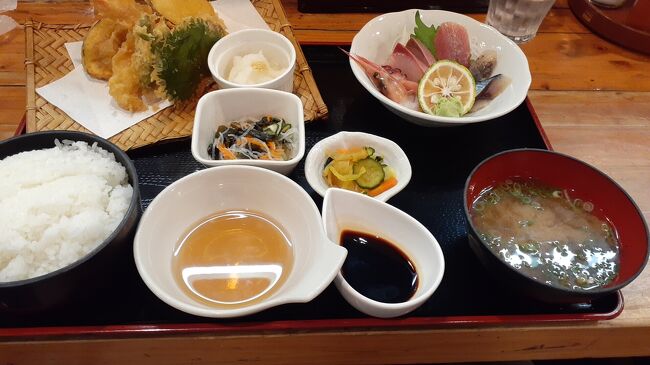 ご覧戴きましてありがとうございます。<br /> 2020年10月17日から2020年10月19日までの3日間、鳥取・島根両県を中心に、他にも少しだけ兵庫県を散策しました。<br /> 全部で8部構成での公開を予定していて、パート1からパート7まではそれぞれ以下のとおり紹介しました。<br /><br />◎パート1→1日目の行程の一部、具体的には①兵庫県の姫路で途中下車し、「えきそば」という麺料理を頂いた時の様子、②兵庫県の相生市内を散策した時の様子、③相生から岡山まで「ハローキティ新幹線」で移動した時の様子等<br /><br />◎パート2→1日目の行程の残りの全て、具体的には①岡山から鳥取県の米子まで特急やくもで移動した時の様子、②鳥取の米子市内にある湊山公園・旧加茂川沿いを散策した時の様子等<br /><br />◎パート3→2日目の行程のうち①特急「スーパーまつかぜ」を利用して鳥取から益田まで移動した時の様子、②道の駅ゆうひパーク浜田でランチを頂いた時の様子等<br /><br />◎パート4→2日目の行程のうち①瀬戸ヶ島地区を散策した時の様子、②姉ヶ浜海水浴場で海の景色を眺めた時の様子等<br /><br />◎パート5→2日目の行程のうち残りの全て、具体的には①赤鼻展望台ならびに嶽ヶ下展望台で景色を眺めた時の様子、②波子海水浴場で海の景色を眺めた時の様子等<br /><br />◎パート6→最終日となる3日目の行程のうち①米子から岩美までの移動の様子、②浦富海岸を散策した時の様子等<br /><br />◎パート7→3日目の行程のうち①田後港地区を散策した時の様子、②岩美から鳥取まで移動した時の様子等<br /><br /> 最終回となる今回のパート8では3日目の行程のうち残りの全て、具体的には①鳥取でランチを頂いた時の様子、②倉吉の白壁土蔵地区を散策した時の様子、③米子から岡山まで特急やくものグリーン車で移動した時の様子等をご覧戴きます。