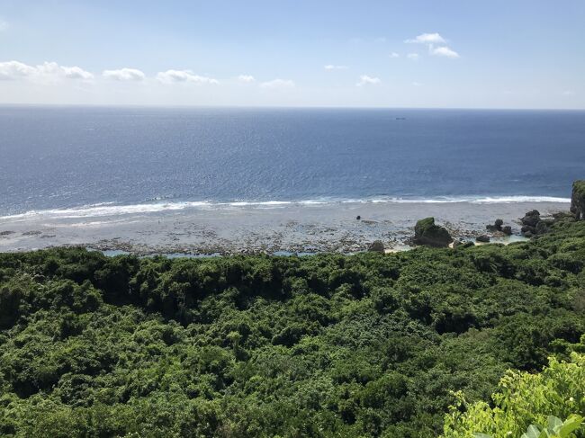 先月に続いての沖縄訪問となりました。<br /><br />ひめゆり塔を初めて訪問しました。<br />美しい海のあとでの訪問、色々と思うことがありました。<br /><br />■旅程<br />10/16（金）JTA045   8:45-11:15　NGO→OKA<br />10/18（日）JTA044 16:10-18:20　OKA→NGO