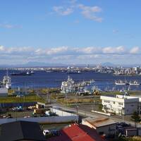 釧路・根室の秋旅（一日目）～漁業の街、釧路で炉端焼きにさんまの刺身。啄木の足跡と釧路川河口遥かに阿寒岳を望む米町公園の眺めも素晴らしいです～