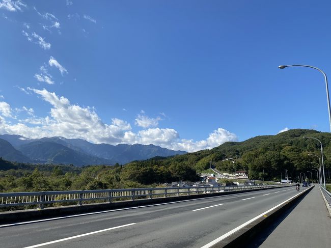 東京で土日に雨が降らないのは2ヶ月以上ぶりだそうです。<br />せっかくの晴天なのに午後から予定が入っていて出掛けるのを諦めていましたが、時間を有効に使おうと空いている午前中だけで秩父に出掛けてきました。