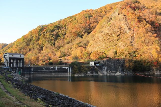 西沢渓谷へ行く途中に立ち寄りました。<br />10月29日でしたが、一部は紅葉していました。<br />