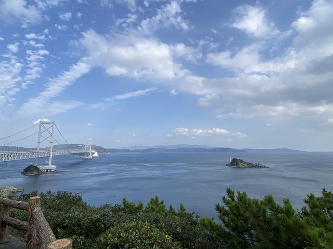 今年の夏休みもいつものように台湾へ行く予定で一年前からマイル特典旅行で予約を入れていたけど、今回のコロナでもちろん行くことは出来ず・・・<br />じゃぁ夏休みはどうしようか・・・<br />予定ないけど10月の終わり辺りに休みを取っておこうと夫と話しをして22日から有休を申請していた<br /><br />東京以外はみなGoToで楽しんでいるのに私達はどこにも行けず(>_<)<br /><br />そんな都民にも朗報が!東京がGoTo対象となった\(^o^)/<br />じゃぁどこか行かなきゃってことで検討するも、さて、どこへ行けば良いのやら・・・なかなか行けないような所にしようと色々な場所を検索したがなかなか決まらない・・・<br /><br />なのでYouTubeなど見ながら良さそうな場所を探した結果、徳島に決定!<br />日本三大秘境の一つとなる大歩危のかずら橋を渡り、そして鳴門のうず潮を見に行くことにしました(*^^*)<br /><br />2日目は鳴門のうず潮を見に行きます<br />