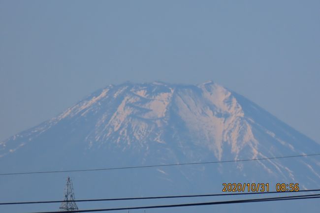 10月31日、午前８時５６分頃にふじみ野市より久しぶりに素晴らしい富士山を見ることが出来ました。　空気が乾燥しているためにくっきりとした富士山が見られました。<br /><br /><br /><br />*素晴らしかった富士山