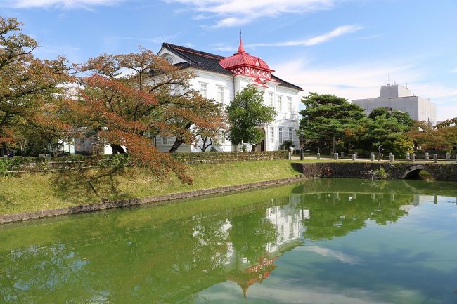今年の5月にスペイン・ポルトガル旅行を計画していたところ、新型コロナウイルスの影響でツアーが中止。<br />予定が空いたので八幡平のドラゴンアイを見ようと計画したものの、こちらもコロナの影響でホテルがクローズして断念。<br />やむなく時期を半年ずらして秋に変更し、東北の名湯と紅葉を巡る旅を計画して、8泊9日のドライブ旅行に出かけてきました。(コロナ対策として密を防ぐため、しんどいけれどマイカーで出かけました)<br />ただ旅行時期を半年ずらしたおかけで、何とGoToトラベルキャンペーンが利用でき、お得に旅することができました。<br />今回の旅程は、<br />10月17日(土)マイカーで出発し、新潟県の新発田城を観光して村上市の瀬波温泉泊<br />10月18日(日)山形県鶴岡市内観光後、出羽三山神社参拝して休暇村羽黒温泉泊<br />10月19日(月)秋田県角館市内と田沢湖を観光後、乳頭温泉泊<br />10月20日(火)八幡平散策後、山形県の銀山温泉泊<br />10月21日(水)立石寺を観光後、福島県裏磐梯の五色沼散策して猫魔温泉泊<br />10月22日(木)大内宿、鶴ヶ城・飯盛山観光後、東山温泉泊<br />10月23日(金)新潟県に移動し、清津峡渓谷トンネル観光後、大湯温泉泊<br />10月24日(土)西福寺参拝後富山県に移動し、海王丸パークと高岡大仏・瑞龍寺観光し宿泊<br />10月25日(日)世界遺産の相倉・菅沼合掌造り集落観光後帰宅<br />今回の全走行距離は約2800Km。<br />一人で運転したので結構しんどかったけれど美味しいものをいただき、きれいな紅葉が眺めて、毎日温泉に入られたので疲れも緩和されました。<br />国内旅行にしては長い旅行だったので、14回の旅行記にまとめて紹介したいと思います。<br />今回は旅行2日目に観光した鶴岡市内を紹介します。<br />この日は天気も良かったので、致道博物館、大宝館、カトリック鶴岡教会天主堂などを気持ち良く見学・散策しました。<br />表紙の写真は大寶館です。<br />