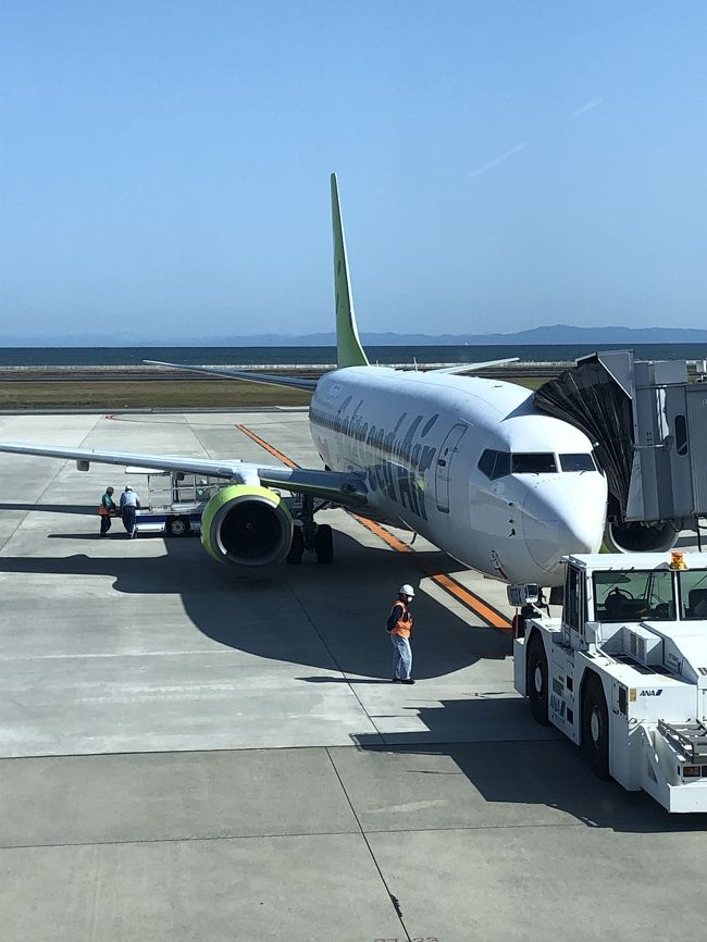 土日で3週連続北海道へ行って参りました^ ^<br /><br />SFC修行と言っても宿泊を伴うもので甘々です。当初は、札幌で行きたいレストランを予約していて楽しみにしていましたが、すすきのでクラスターが発生していて、万が一のことを考えてキャンセル泣<br /><br />修行は体力気力が必要だと聞きますが、甘々な私が言うもの何ですが、3週連続は疲れて来たので、大人しめで無理しないようにしました^ ^<br /><br />フライト10/31<br />ANA2490 大分13:10→羽田14:35<br />ANA4729羽田15:50→千歳17:20<br /><br />11/1<br />ANA4720千歳12:20→羽田14:00<br />ANA2493羽田14:35→大分16:20<br /><br />トランジット28 44700円<br />ANAクラウンプラザホテル千歳 <br />GO TO割引後6500円