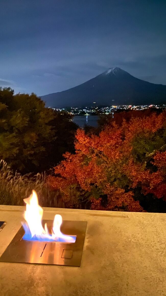 恒例の女3人旅<br /><br />メンバーは群馬在住の高校からの同級生(通称ママ)とママの娘Rino<br />そして酒飲みの私の3人。<br />2008年より始まった「女3人旅」<br />ママが山梨に帰省する時に旅するようになり今年で13年目となります!<br />時が経つのは早いもので小学生だったRinoは今では社会人☆<br />一緒にお酒も飲めるようになりました(笑)<br /><br />去年からの予定だとドイツに行く計画でしたがコロナで断念。<br />じゃぁ新潟に行く?とママから提案がありましたが<br />只今介護生活奮闘中の私には安近短(死語?)が良くて(笑)<br />ママからの提案で地元旅行をしてきました。<br /><br />グランピングっていう言葉にとても憧れを持っちゃった私(≧▽≦)<br />果たしてグランピングが楽しめたのか(#^.^#)